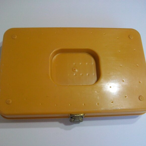 Vintage Wilson Wil Hold Sewing Box Thread Bobbin Organizer Harvest Gold - Picture 3 of 8